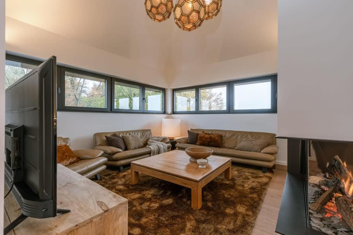 בירנם Huswell - Luxurious Apartment With Parking מראה חיצוני תמונה